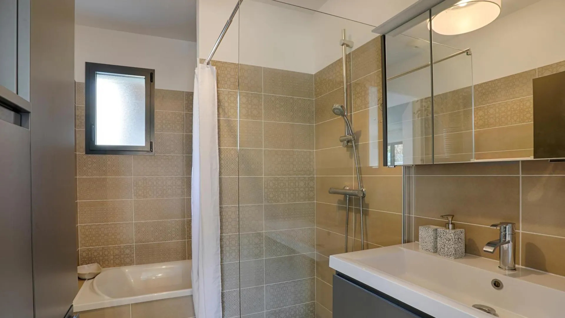 ヴィラ Maison Neuve & Lumineuse Avec Jacuzzi Privatif プロムール