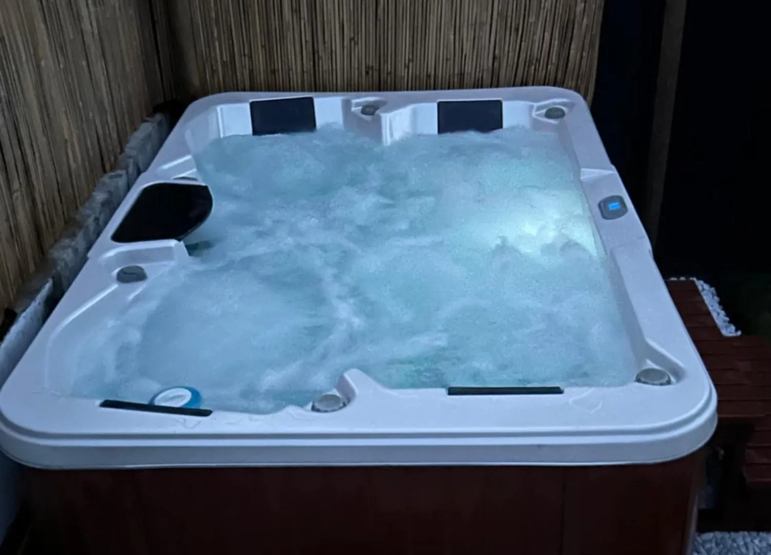 Maison Neuve & Lumineuse Avec Jacuzzi Privatif プロムール 0*,