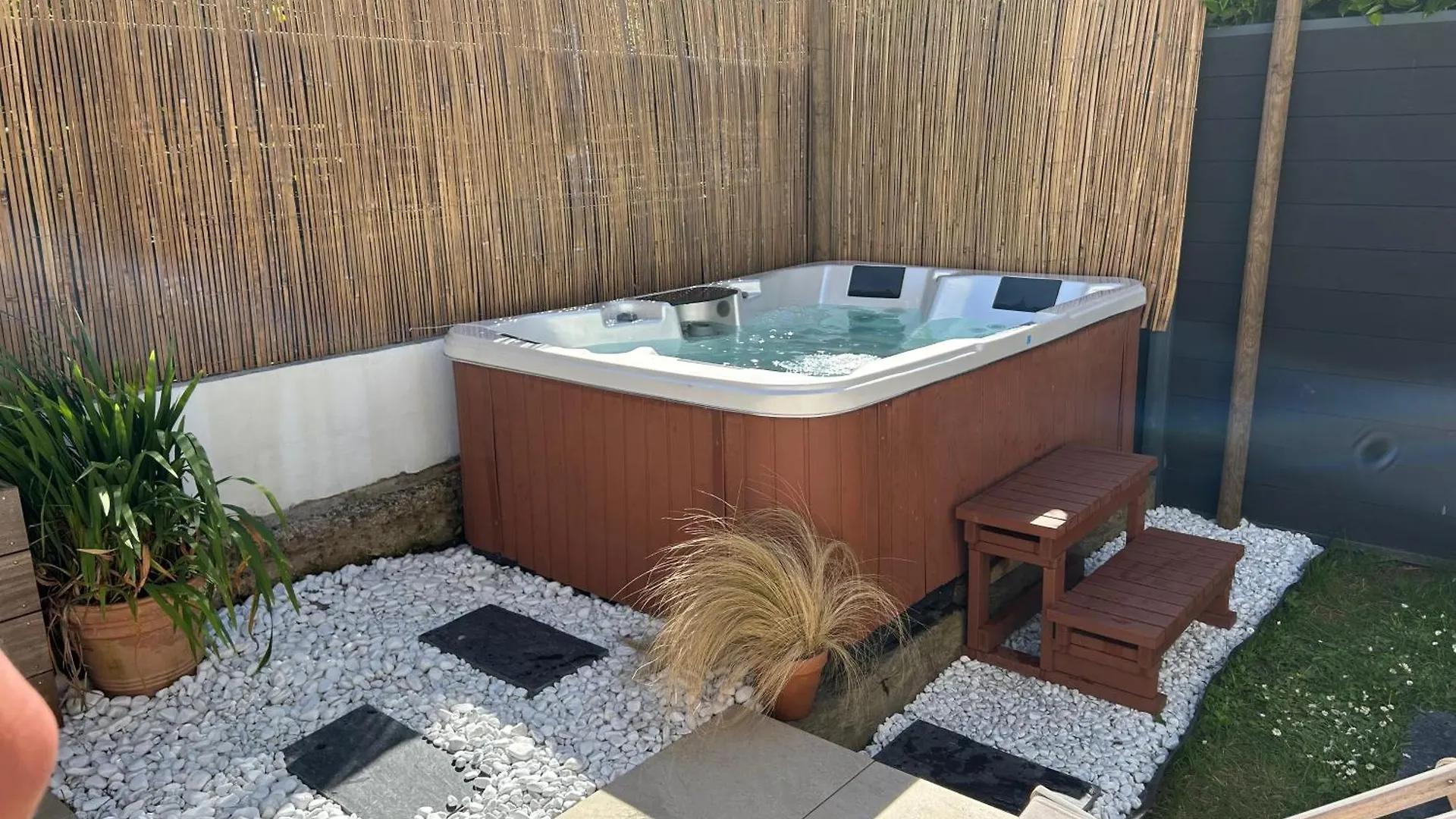 ヴィラ Maison Neuve & Lumineuse Avec Jacuzzi Privatif プロムール