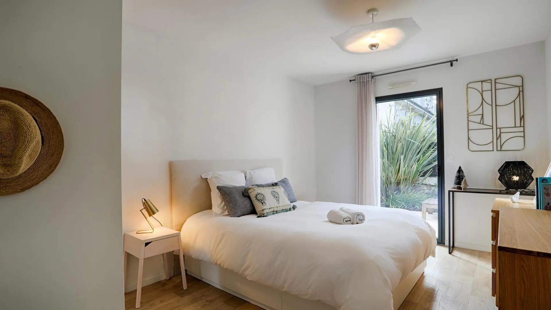Maison Neuve & Lumineuse Avec Jacuzzi Privatif Ploemeur Vila