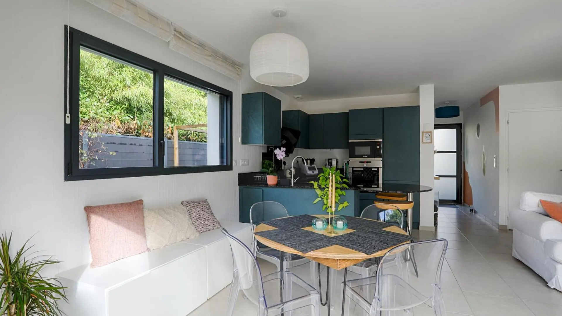 Maison Neuve & Lumineuse Avec Jacuzzi Privatif Ploemeur 0*,  Francie