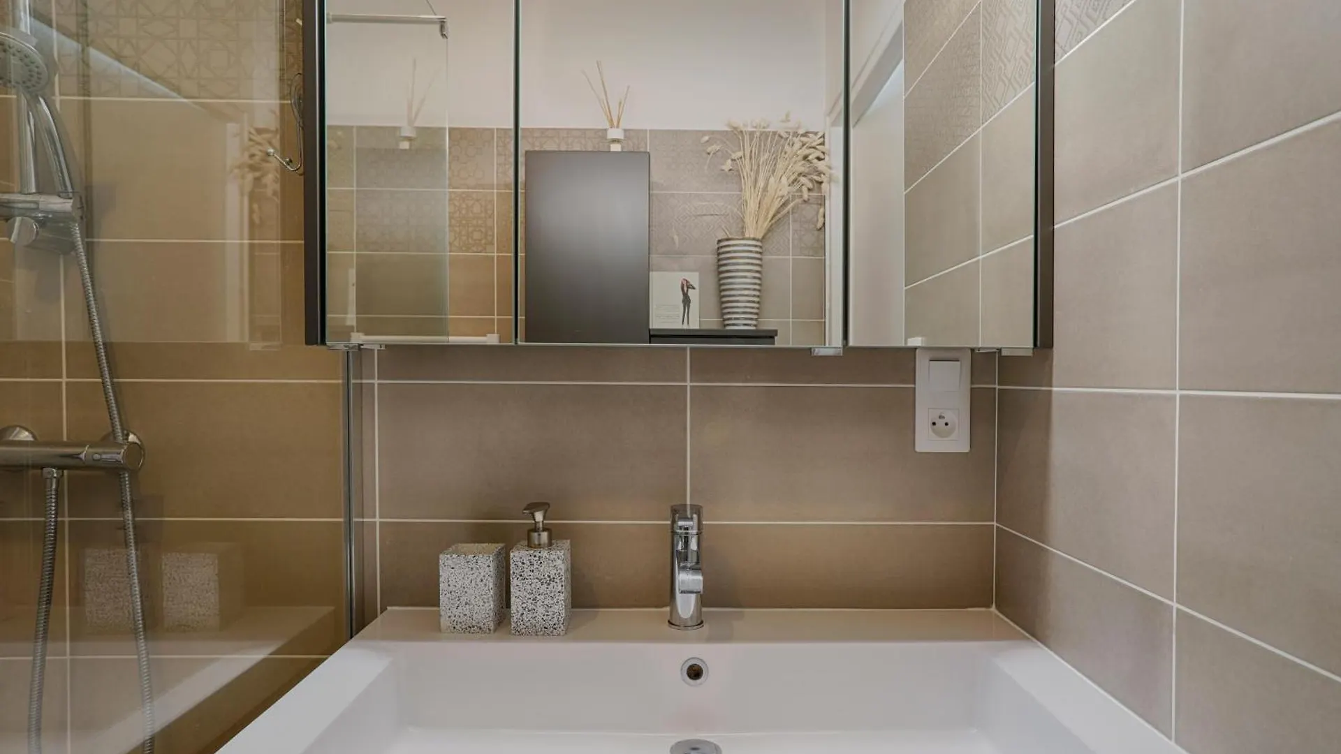 Maison Neuve & Lumineuse Avec Jacuzzi Privatif Ploemeur